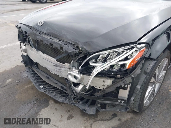 2019 Mercedes-Benz C 300 with VIN 55SWF8DB2KU298654, listed as a IAAI auction lot 42153735 with 58,260 mi miles and . Bid and sale history available at DreamBid. Image 6.