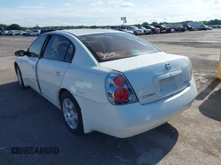 2005 Nissan Altima S z VIN 1N4AL11D35C316913, wystawiony jako IAAI lot #42304207 z przebiegiem 181 342 mil mil oraz . Historia ofert i sprzedaży dostępna na DreamBid. Obrazek 3.