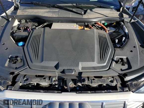 2021 Audi e-tron Prestige with VIN WA1VABGE3MB027942, listed as a Copart auction lot 40094494 with 17,593 mi miles and . Bid and sale history available at DreamBid. Image 11.