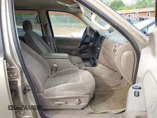 2002 Ford Explorer XLT z VIN 1FMDU73W42UC85520, wystawiony jako IAAI lot #42096446 z przebiegiem 209 399 mil mil oraz . Historia ofert i sprzedaży dostępna na DreamBid. Obrazek 5.