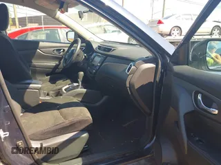2015 Nissan Rogue SL with VIN 5N1AT2MV1FC852888, listed as a IAAI auction lot 40270127 with 132,354 mi miles and . Bid and sale history available at carsss.com. Image 5.