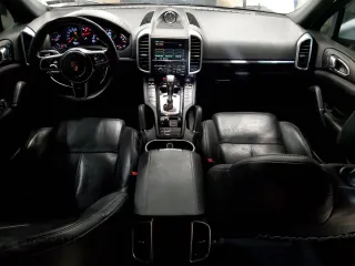 2016 Porsche Cayenne with VIN WP1AA2A27GKA12155, listed as a Copart auction lot 47967865 with 122,817 mi miles and Salvage Title. Bid and sale history available at carsss.com. Image 8.