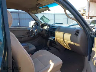 2001 Toyota Tacoma PreRunner with VIN 5TESN92N41Z769805, listed as a IAAI auction lot 41760587 with NaN miles. Bid and sale history available at carsss.com. Image 5.
