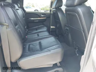 2013 Chevrolet Avalanche LTZ with VIN 3GNTKGE71DG159947, listed as a IAAI auction lot 42040745 with 155,226 mi miles. Bid and sale history available at carsss.com. Image 8.