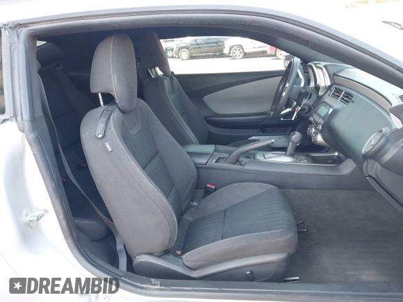 2011 Chevrolet Camaro 2LS z VIN 2G1FA1ED0B9157330, wystawiony jako IAAI lot #41970306 z przebiegiem 179 262 mil mil oraz . Historia ofert i sprzedaży dostępna na DreamBid. Obrazek 5.