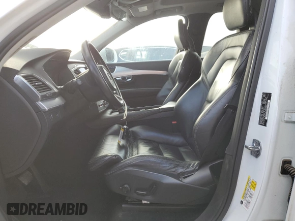 2016 Volvo XC90 T6 Momentum with VIN YV4A22PK8G1045772, listed as a Copart auction lot 45231845 with 73,976 mi miles and Clean Title. Bid and sale history available at carsss.com. Image 7.