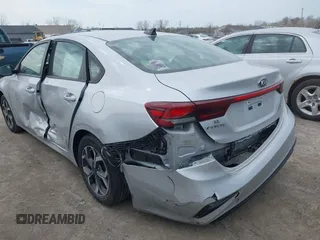 2019 Kia Forte LXS z VIN 3KPF24AD1KE006039, wystawiony jako IAAI lot #42076523 z przebiegiem 70 775 mil mil oraz . Historia ofert i sprzedaży dostępna na DreamBid. Obrazek 6.