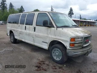 1997 GMC Savana z VIN 1GTGG29R2V1095122, wystawiony jako IAAI lot #42228877 z przebiegiem 120 646 mil mil oraz . Historia ofert i sprzedaży dostępna na DreamBid. Obrazek 1.