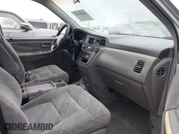 2003 Honda Odyssey EX with VIN 5FNRL18603B149365, listed as a IAAI auction lot 41108540 with 226,087 mi miles. Bid and sale history available at carsss.com. Image 5.