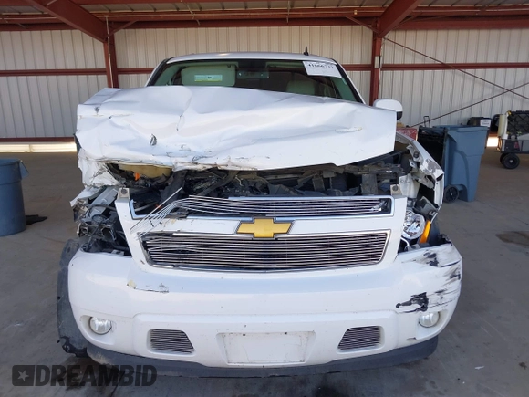 2014 Chevrolet Suburban LT with VIN 1GNSCJE04ER230536, listed as a IAAI auction lot 41666737 with 152,812 mi miles. Bid and sale history available at carsss.com. Image 12.