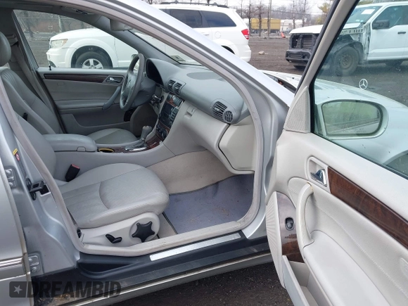 2005 Mercedes-Benz C 240 with VIN WDBRF81J85F682852, listed as a IAAI auction lot 41928945 with 106,981 mi miles and . Bid and sale history available at DreamBid. Image 5.