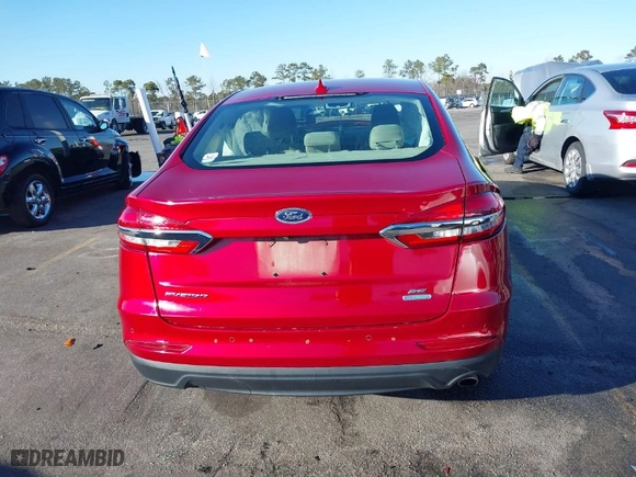2020 Ford Fusion SE with VIN 3FA6P0HD1LR183903, listed as a IAAI auction lot 41283302 with 137,136 mi miles. Bid and sale history available at carsss.com. Image 17.