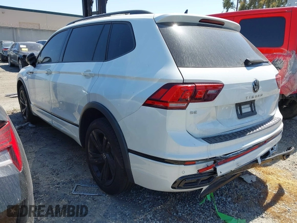 2024 Volkswagen Tiguan SE R-Line Black with VIN 3VVCB7AX1RM064314, listed as a IAAI auction lot 41465386 with 7,626 mi miles and . Bid and sale history available at DreamBid. Image 3.
