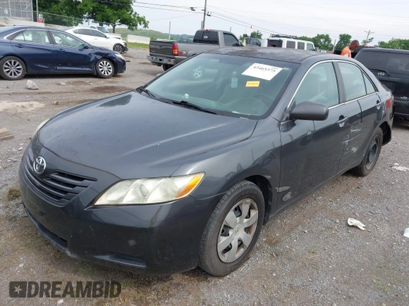 2007 Toyota Camry CE z VIN 4T1BE46K87U111100, wystawiony jako IAAI lot #42465375 z przebiegiem 162 703 mil mil oraz . Historia ofert i sprzedaży dostępna na DreamBid. Obrazek 2.