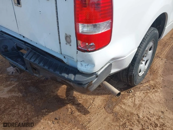2008 Ford F-150 XL with VIN 1FTVF12538KE42712, listed as a IAAI auction lot 41517945 with 266,129 mi miles. Bid and sale history available at carsss.com. Image 6.