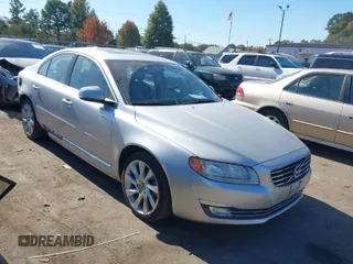 2016 Volvo S80 T5 Drive-E with VIN YV140MAK0G1196142, listed as a IAAI auction lot 40642277 with 146,469 mi miles. Bid and sale history available at carsss.com. Image 1.