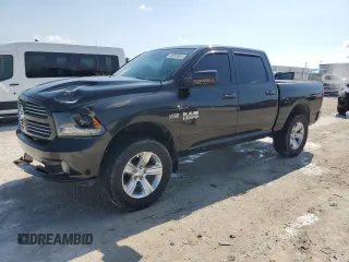 2015 Ram 1500 Sport z VIN 1C6RR6MT1FS629226, wystawiony jako Copart lot #43567685 z przebiegiem 197 918 mil mil oraz Szkoda całkowita • Salvage title. Historia ofert i sprzedaży dostępna na DreamBid. Obrazek 1.
