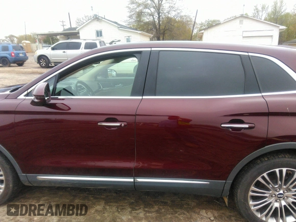 2017 Lincoln MKX Reserve z VIN 2LMPJ8LR3HBL26227, wystawiony jako IAAI lot #41921086 z przebiegiem 131 815 mil mil oraz . Historia ofert i sprzedaży dostępna na DreamBid. Obrazek 14.