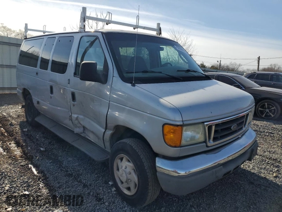 2005 Ford Econoline Passenger XL with VIN 1FBNE31LX5HA76002, listed as a Copart auction lot 43599865 with 198,749 mi miles and Salvage Title. Bid and sale history available at carsss.com. Image 4.