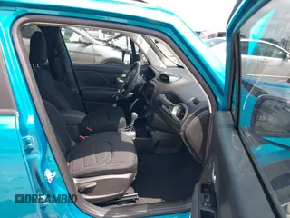 2022 Jeep Renegade Latitude with VIN ZACNJDB10NPN77271, listed as a IAAI auction lot 42512854 with 43,182 mi miles and . Bid and sale history available at DreamBid. Image 5.