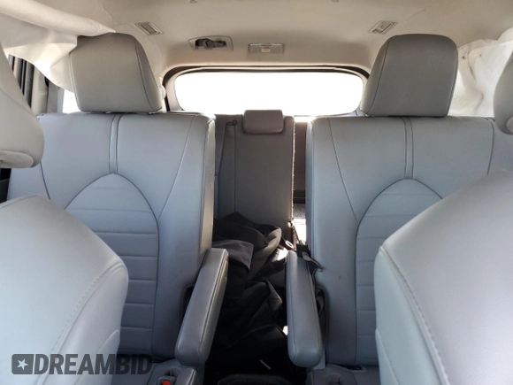 2021 Toyota Highlander XLE z VIN 5TDGZRBH5MS529734, wystawiony jako Copart lot #57189315 z przebiegiem 117 913 mil mil oraz Szkoda całkowita • Salvage title. Historia ofert i sprzedaży dostępna na DreamBid. Obrazek 10.