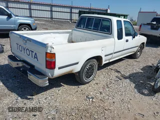 1989 Toyota Pickup z VIN JT4VN93D7K0002714, wystawiony jako IAAI lot #41971990 z przebiegiem 251 337 mil mil oraz . Historia ofert i sprzedaży dostępna na DreamBid. Obrazek 4.