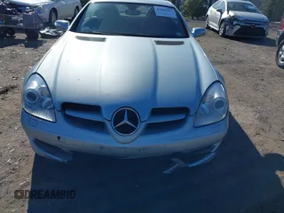 2006 Mercedes-Benz SLK-Class 3.0L with VIN WDBWK54F86F085545, listed as a IAAI auction lot 42040416 with 48,352 mi miles. Bid and sale history available at carsss.com. Image 6.