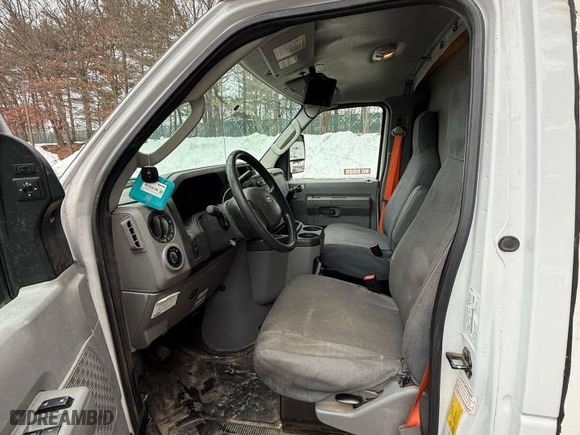 2018 Ford Econoline Commercial Cutaway with VIN 1FDXE4FS9JDC33221, listed as a Copart auction lot 47133205 with NaN miles and Clean Title. Bid and sale history available at carsss.com. Image 5.