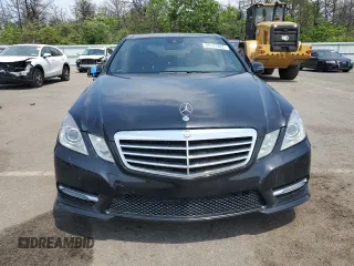 2013 Mercedes-Benz E 550 Sport with VIN WDDHF9BB8DA759750, listed as a Copart auction lot 59177825 with 63,620 mi miles and Salvage title. Bid and sale history available at DreamBid. Image 5.