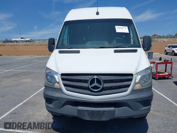 2017 Mercedes-Benz Sprinter Cargo Worker with VIN WD3PE7CD6HP570525, listed as a IAAI auction lot 42096771 with 276,337 mi miles. Bid and sale history available at carsss.com. Image 12.