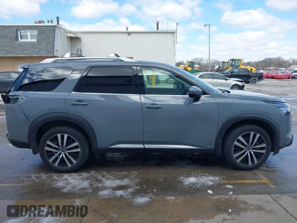 2023 Nissan Pathfinder Platinum с VIN 5N1DR3DK0PC207125, выставлен на аукционе IAAI как лот 41848785 с пробегом 22 068 миль миль и . История ставок и продаж доступна на DreamBid. Изображение 14.