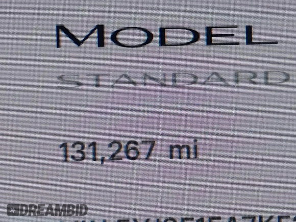 2019 Tesla Model 3 Mid Range z VIN 5YJ3E1EA7KF299755, wystawiony jako IAAI lot #42354352 z przebiegiem Nie podano mil oraz . Historia ofert i sprzedaży dostępna na DreamBid. Obrazek 10.