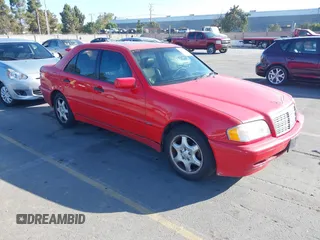 2000 Mercedes-Benz C 230/260/280/320 z VIN WDBHA29G6YA861179, wystawiony jako IAAI lot #42820605 z przebiegiem 135 612 mil mil oraz . Historia ofert i sprzedaży dostępna na DreamBid. Obrazek 1.