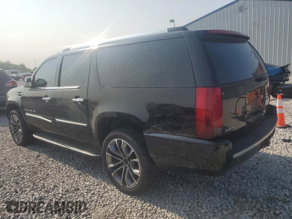 2007 Cadillac Escalade ESV z VIN 1GYFK668X7R251712, wystawiony jako Copart lot #59333215 z przebiegiem 184 338 mil mil oraz Czysty tytuł • Clean title. Historia ofert i sprzedaży dostępna na DreamBid. Obrazek 2.