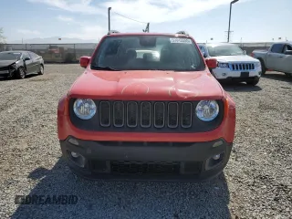 2018 Jeep Renegade Latitude with VIN ZACCJABB4JPJ46537, listed as a Copart auction lot 53843355 with 69,536 mi miles and Salvage title. Bid and sale history available at DreamBid. Image 5.