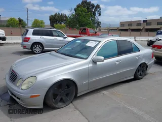 2004 Mercedes-Benz E-Class 5.0L with VIN WDBUF70J64A433838, listed as a IAAI auction lot 42108575 with 1 mi miles. Bid and sale history available at carsss.com. Image 6.