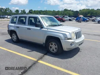 2008 Jeep Patriot Sport z VIN 1J8FT28W98D799067, wystawiony jako IAAI lot #42528720 z przebiegiem Nie podano mil oraz . Historia ofert i sprzedaży dostępna na DreamBid. Obrazek 1.