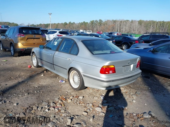2000 BMW 5 Series 528iA with VIN WBADM6340YGU19599, listed as a IAAI auction lot 41139764 with 233,657 mi miles. Bid and sale history available at carsss.com. Image 3.