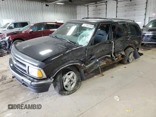 1997 Chevrolet Blazer LS z VIN 1GNDT13W7V2236355, wystawiony jako Copart lot #57983265 z przebiegiem Nie podano mil oraz Nie do naprawy • Non repairable. Historia ofert i sprzedaży dostępna na DreamBid. Obrazek 1.