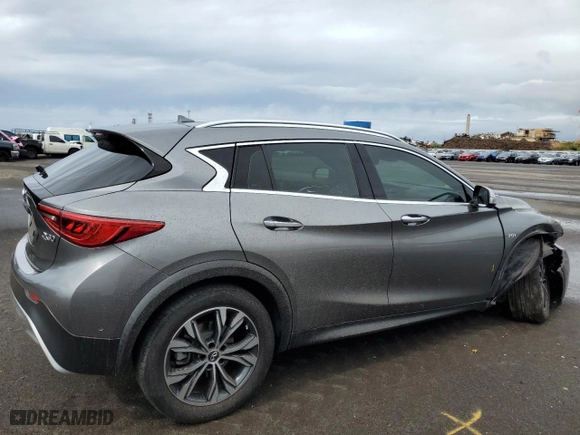 2018 Infiniti QX30 Premium with VIN SJKCH5CR4JA002971, listed as a Copart auction lot 42263345 with 25,813 mi miles and Salvage Title. Bid and sale history available at carsss.com. Image 3.