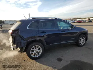2016 Jeep Cherokee Altitude with VIN 1C4PJMCSXGW252863, listed as a Copart auction lot 88013815 with 137,492 mi miles and Salvage Title. Bid and sale history available at carsss.com. Image 3.