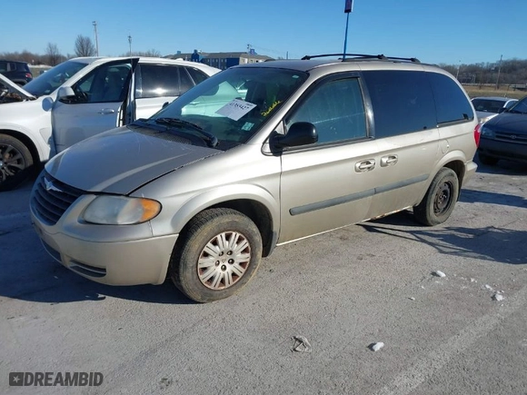 2005 Chrysler Town & Country with VIN 1C4GP45R15B253865, listed as a IAAI auction lot 41355427 with 201,314 mi miles. Bid and sale history available at carsss.com. Image 2.