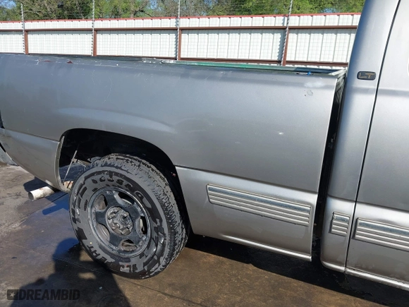 2000 Chevrolet Silverado 1500 LS with VIN 2GCEC19T8Y1276958, listed as a IAAI auction lot 41748779 with 1 mi miles. Bid and sale history available at carsss.com. Image 13.