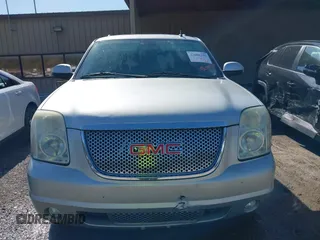 2010 GMC Yukon Denali with VIN 1GKUKEEF8AR104016, listed as a IAAI auction lot 42004250 with 274,459 mi miles. Bid and sale history available at carsss.com. Image 12.