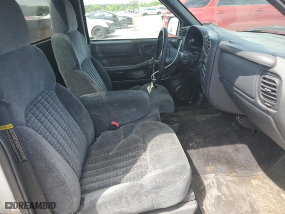2000 Chevrolet S-10 LS with VIN 1GCCS14W6YK218696, listed as a Copart auction lot 67710344 with 106,603 mi miles and Clean Title. Bid and sale history available at carsss.com. Image 10.