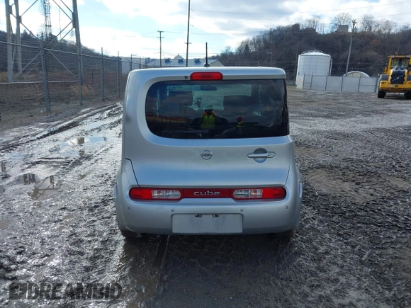 2009 Nissan Cube SL z VIN JN8AZ28R99T111414, wystawiony jako IAAI lot #41542454 z przebiegiem 117 297 mil mil oraz . Historia ofert i sprzedaży dostępna na DreamBid. Obrazek 16.