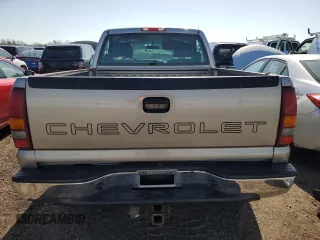 2002 Chevrolet Silverado 1500 with VIN 1GCEC14W52Z198932, listed as a Copart auction lot 51978105 with 188,211 mi miles and Salvage Title. Bid and sale history available at carsss.com. Image 6.