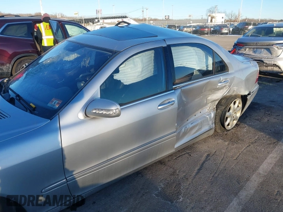 2006 Mercedes-Benz S 430 with VIN WDBNG83J96A481663, listed as a IAAI auction lot 41364480 with Not Provided miles and . Bid and sale history available at carsss.com. Image 6.