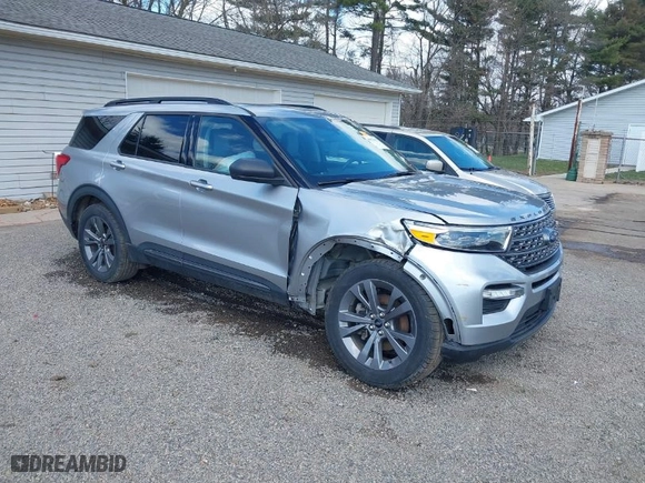 2021 Ford Explorer XLT with VIN 1FMSK8DH0MGB41726, listed as a IAAI auction lot 41876433 with 32,620 mi miles. Bid and sale history available at carsss.com. Image 1.