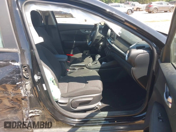 2020 Kia Forte LXS z VIN 3KPF24AD7LE226335, wystawiony jako IAAI lot #42172337 z przebiegiem 101 079 mil mil oraz . Historia ofert i sprzedaży dostępna na DreamBid. Obrazek 5.